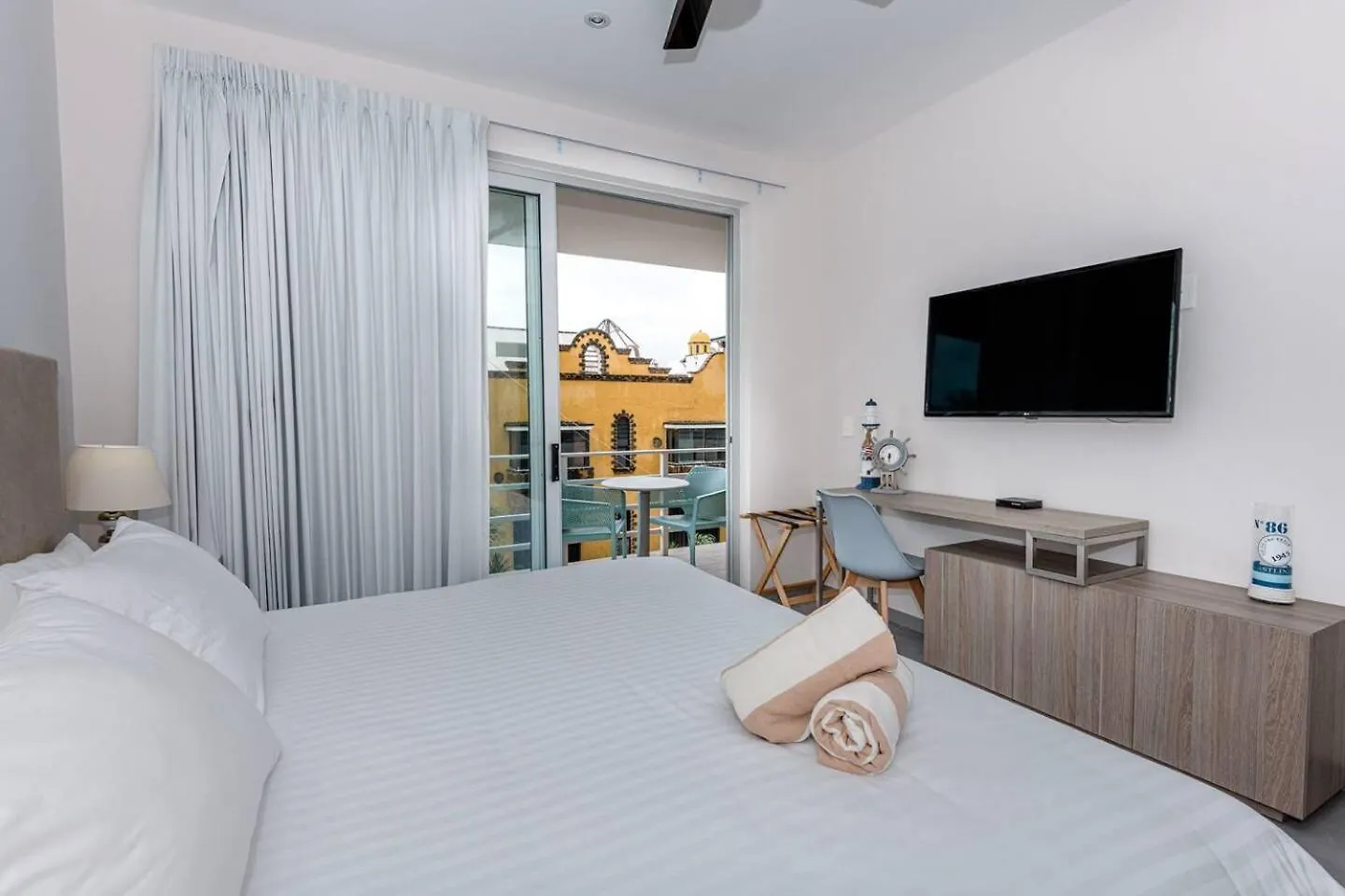 Luxury Condo, 150Mb, 1 Bedroom, Gym, Pool, Sauna Playa del Carmen