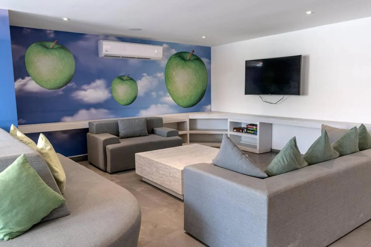 Luxury Condo, 150Mb, 1 Bedroom, Gym, Pool, Sauna Playa del Carmen