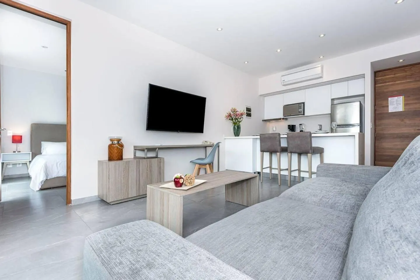 Luxury Condo, 150Mb, 1 Bedroom, Gym, Pool, Sauna Playa del Carmen